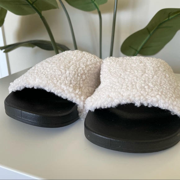 ASOS Fleece Slides - Picture 3 of 5